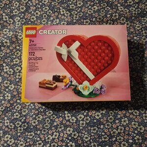 NIB LEGO 40759 Valentine's Day Box
